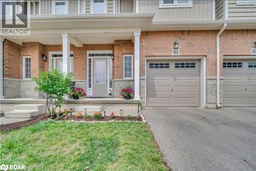 100 Chester Dr, Cambridge, ON, N1T0C8 | Card Image