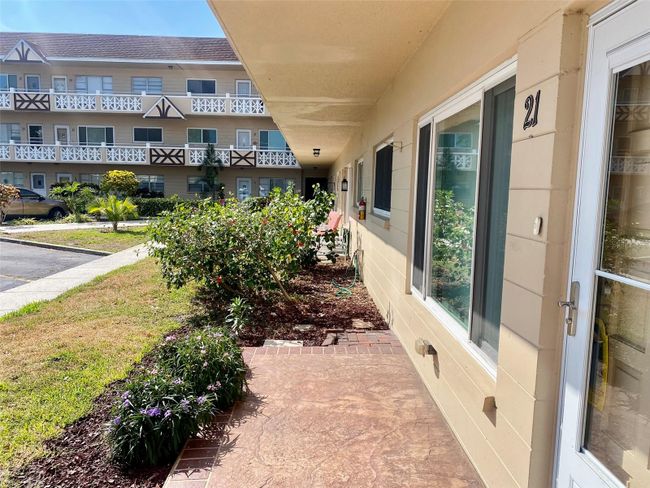 21 - 2311 Brisbane Street, Condo with 2 bedrooms, 2 bathrooms and null parking in Clearwater FL | Image 4