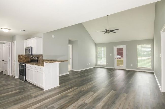 701 Walker Rd, House other with 3 bedrooms, 2 bathrooms and null parking in Winnie TX | Image 9