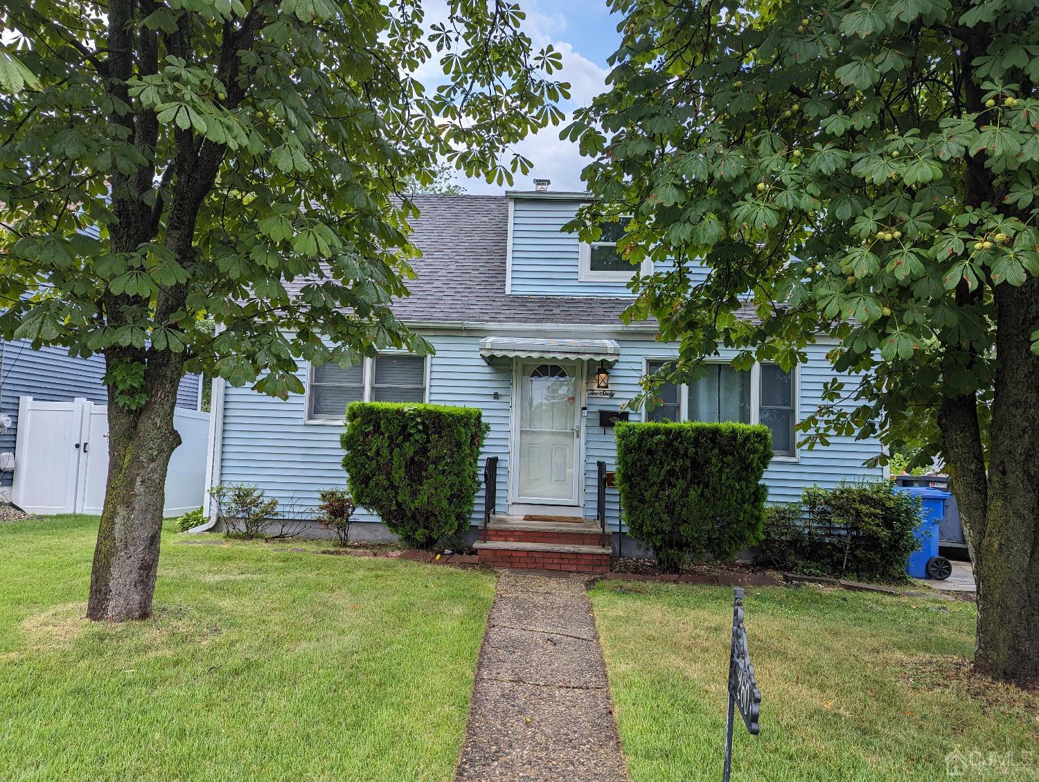 Bunns Ln, Woodbridge, NJ 07095
