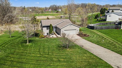 2081 Winston View Dr Ne, Cedar Springs, MI, 49319-7947 | Card Image