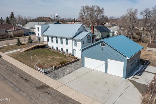 303 1st Ave Ne, Garrison, ND, 58540-7113 | Card Image