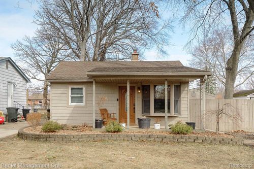 28830 Olson St, Livonia, MI, 48150-4038 | Card Image