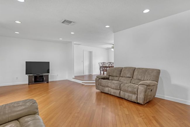 852 Palo Verde Ct, House other with 5 bedrooms, 3 bathrooms and null parking in Haverhill FL | Image 12