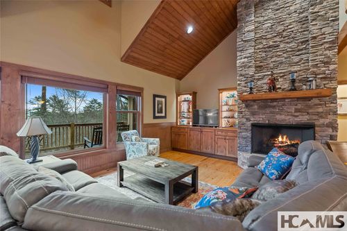67 Rock Mountain Rd, Sapphire, NC, 28774-6742 | Card Image