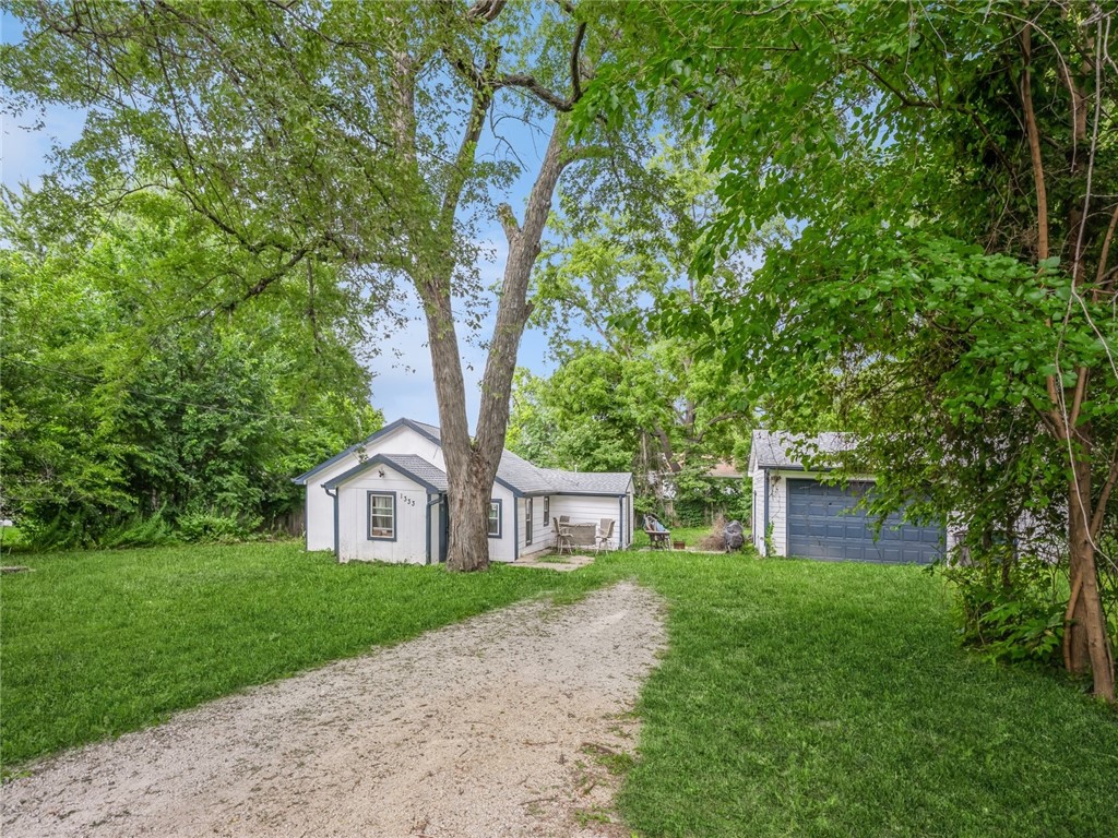 36th Ct, Des Moines, IA 50317