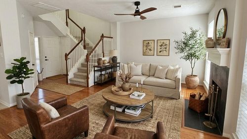 14 Valley Oaks Cir, The Woodlands, TX, 77382-1722 | Card Image