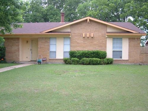 1925 Bosque Dr, Garland, TX, 75040-5499 | Card Image