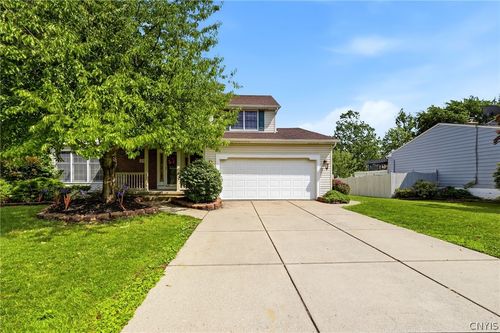 29 Continental Dr, Lockport, NY, 14094-5201 | Card Image