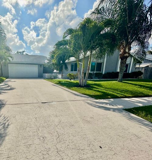 605 Toxaway Dr, West Palm Beach, FL, 33413-1129 | Card Image