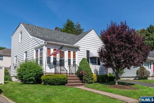 65 Harding Ave, Totowa, NJ, 07512-2550 | Card Image