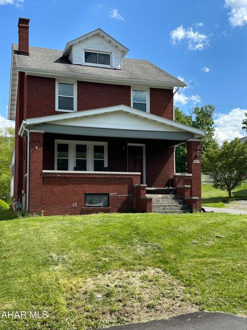 2405 Crawford Ave, Altoona, PA, 16602-3315 | Card Image