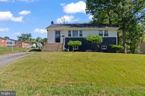 6806 3rd St, RIVERDALE, MD, 20737-1611 | Card Image