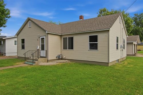 23 E Schneider St, Rice Lake, WI, 54868-2870 | Card Image