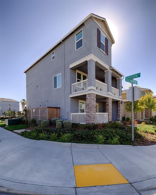 4057 Southampton Way, Sacramento, CA, 95823 | Card Image