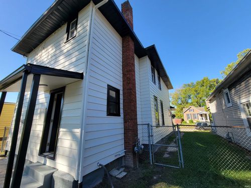 2335 Smith St, Fort Wayne, IN, 46803-3447 | Card Image