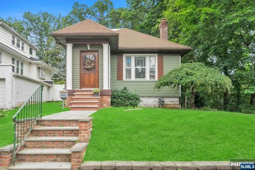 101 Large Ave, Hillsdale, NJ, 07642-2203 | Card Image