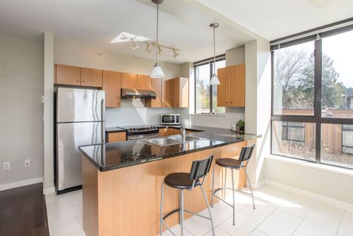 507-511 Rochester Ave, Coquitlam, BC, V3K0A2 | Card Image