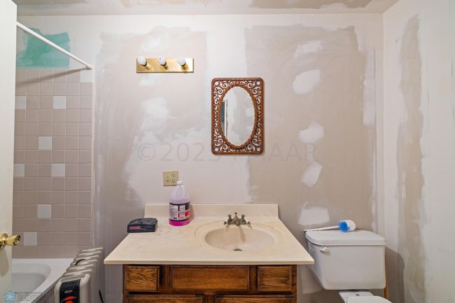 3rd floor bathroom | Image 49