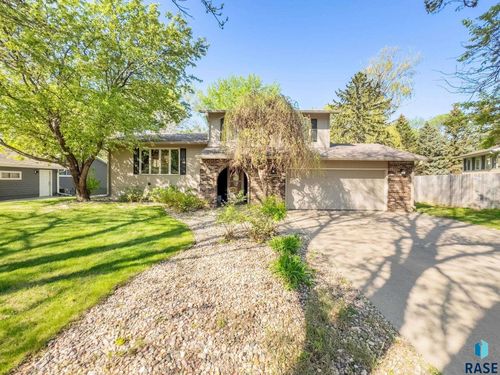 2305 E Harriet Lea, Sioux Falls, SD, 57103-4626 | Card Image