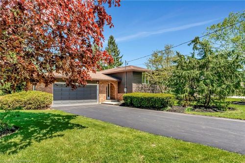 332 Piper St, Ayr, ON, N0B1E0 | Card Image