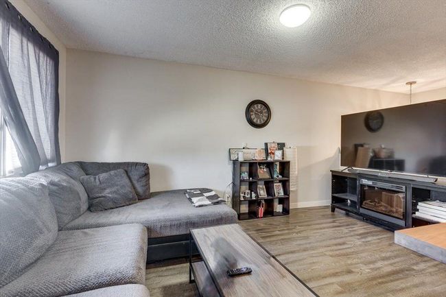 77 Westview Drive, Home with 3 bedrooms, 1 bathrooms and 2 parking in Sylvan Lake AB | Image 12