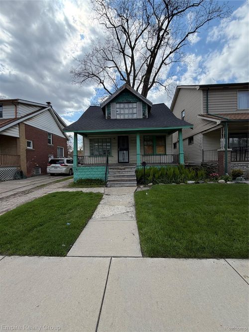 18191 Russell St, Detroit, MI, 48203-2498 | Card Image