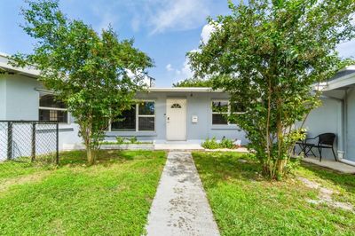 3814 Paseo Navarra, House other with 4 bedrooms, 2 bathrooms and null parking in West Palm Beach FL | Image 3