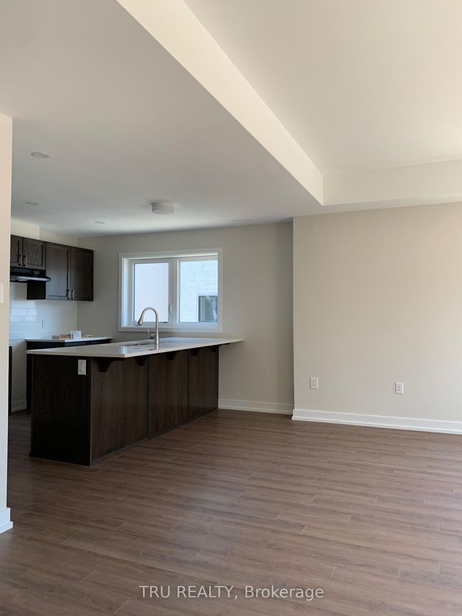 731 Chromite Pvt N/A, Condo with 3 bedrooms, 2 bathrooms and 1 parking in Barrhaven ON | Image 7
