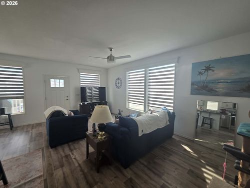 48-3555 S Pacific Hwy, Medford, OR, 97501 | Card Image