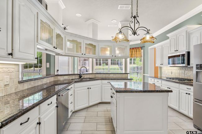 801 Wilder Way, House other with 6 bedrooms, 5 bathrooms and null parking in Tyler TX | Image 6