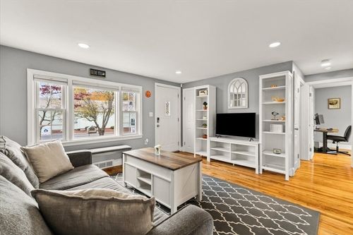 33 Green St, Abington, MA, 02351-2355 | Card Image