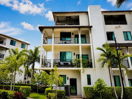 4713 Nw 84th Ct, Doral, FL, 33166-5973 | Card Image