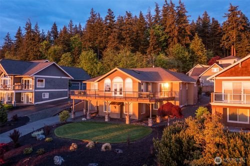 3214 Spyglass Drive, Bellingham, WA, 98226 | Card Image