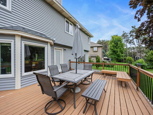 Beautiful Back Deck | Image 47