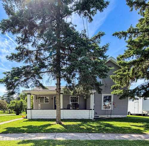 413 Adrian St, Lyons, OH, 43533-9760 | Card Image