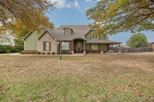 1210 20th St, Wagoner, OK, 74467-8000 | Card Image