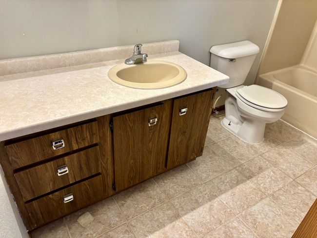 APT-203 - 1712 Creek Rd, Condo with 2 bedrooms, 1 bathrooms and null parking in West Bend WI | Image 15