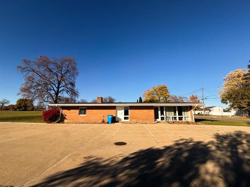 750 High St, Adrian, MI, 49221-1443 | Card Image