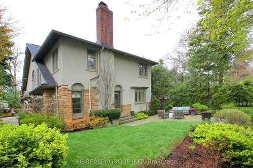 39 Glengowan Rd, Toronto, ON, M4N1G1 | Card Image