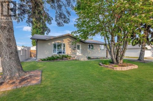 3706 49 Ave, Lloydminster, SK, S9V1A1 | Card Image