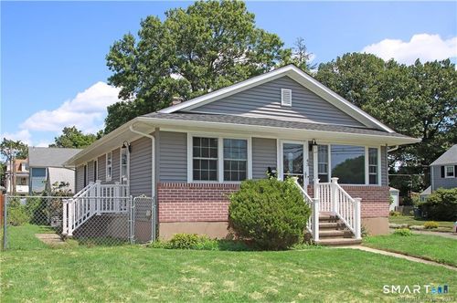 43 Treadwell St, Hamden, CT, 06517-2338 | Card Image