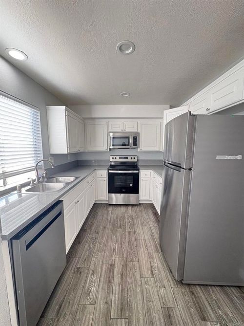 28-955 Postal Way, Vista, CA, 92083 | Card Image