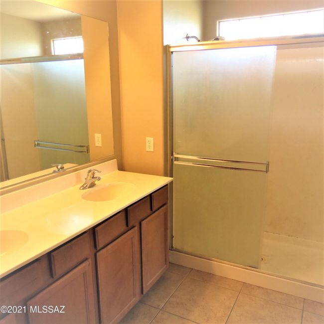 Master Bathroom | Image 9