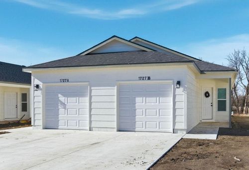 1723 N Main St, Rose Hill, KS, 67133-9316 | Card Image