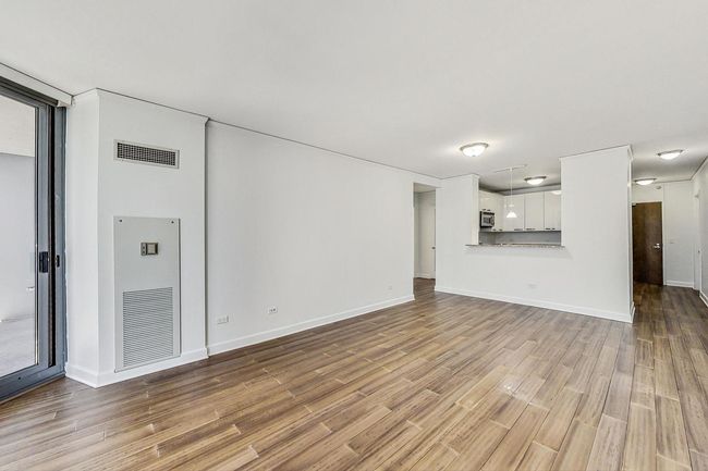 UNIT-1405 - 450 E Waterside Dr, Condo with 1 bedrooms, 1 bathrooms and 1 parking in Chicago IL | Image 8