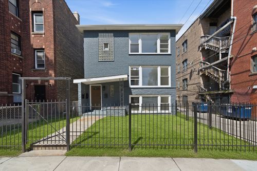 7914 S Essex Ave, Chicago, IL, 60617-1212 | Card Image