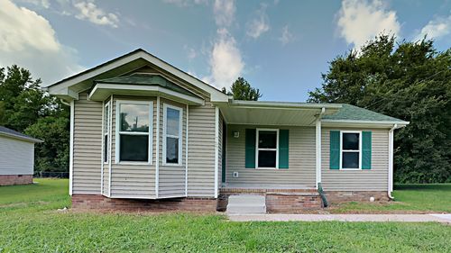 757 Spees Dr, Clarksville, TN, 37042-7162 | Card Image