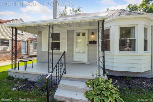 1039 John Daly St, Inkster, MI, 48141-1969 | Card Image