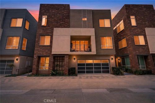 821 Brickyard Ln, Costa Mesa, CA, 92627-3490 | Card Image